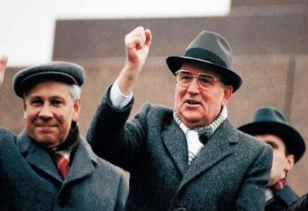 戈尔巴乔夫改革和我国相比为什么如此大的反差 原因有几点