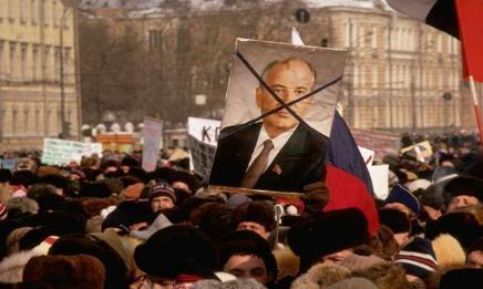 戈尔巴乔夫改革和我国相比为什么如此大的反差 原因有几点