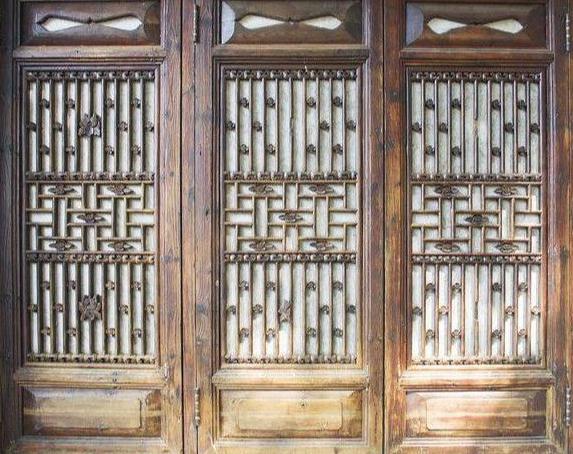 为什么古代的窗户都是纸糊的，刮风下雨怎么办