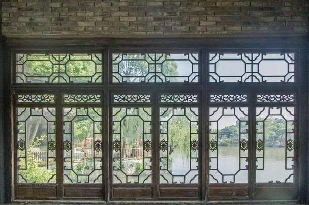 为什么古代的窗户都是纸糊的，刮风下雨怎么办