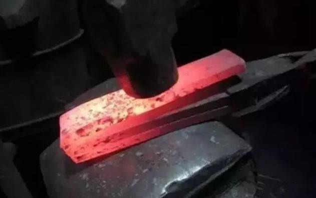 日本刀如此纤细为什么能够在战场上保持锋利?是有什么特殊工艺吗