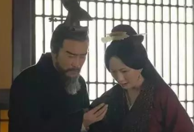 刘夫人是如何辅佐曹操的