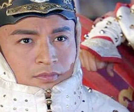 古代侍卫也是在皇宫里边活动 侍卫为什么不用净身