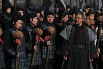 秦国本处于偏远地区,它是如何一步步崛起的