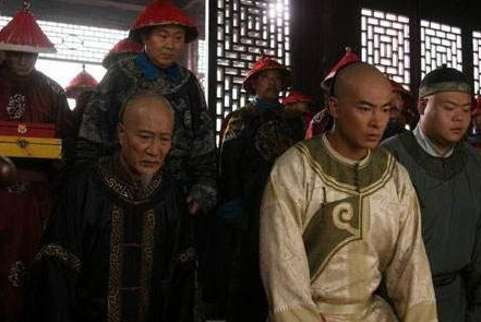 朝中大臣大多数都惧怕和珅 和珅为什么对此人如此害怕