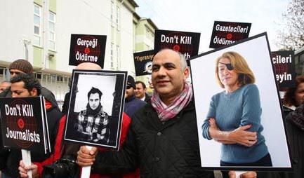 玛丽·科尔文为什么会戴眼罩