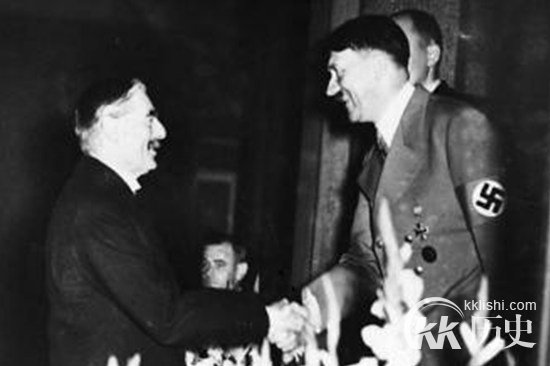 希特勒当年如何对付经济危机的 手法另类