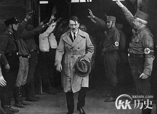 希特勒当年如何对付经济危机的 手法另类