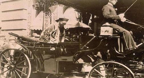 李鸿章为什么一开始支持常胜军，到最后又要解散他们