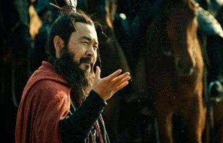 陈宫是个很厉害的谋士，他的实力和诸葛亮相比如何呢