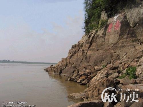 赤壁之战获胜孙权为什么还向曹操投降
