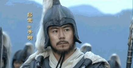 关羽兵败时手下士兵为什么都抛他而去 关羽到底做错了什么事情