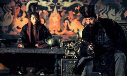 荀彧为什么要帮曹操平天下