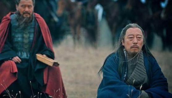 荀彧为什么要帮曹操平天下