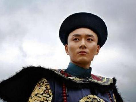 慈禧让溥仪继承皇位时，隆裕为什么急着问他有几个爹