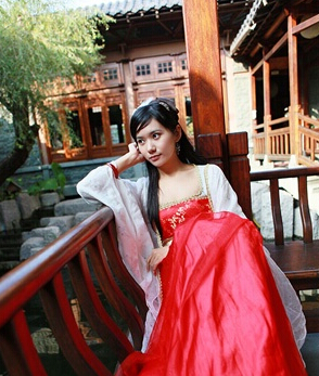 为什么古时候因为礼仪这些女子能穿红裙