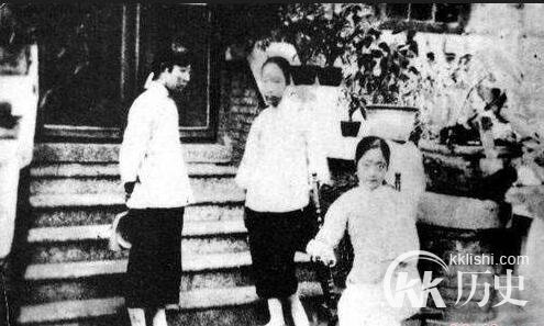 清朝末代皇帝溥仪的妃子文绣最后是怎么去世的?