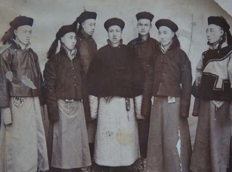 清朝的体制到底是什么样的  为什么亲王那么多却无人造反呢