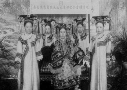晚清为什么内务府会选这么多丑女 主要的原因和什么人有关
