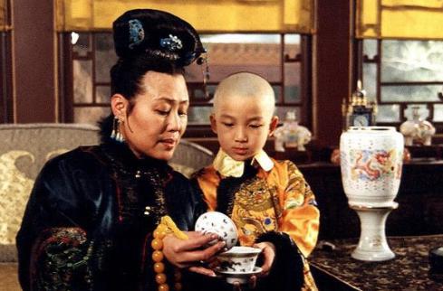 康熙时期的“三宫太后”局面是怎么出现的