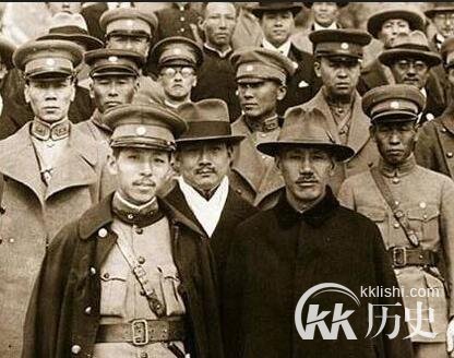 张学良宣布东北易帜时间 张学良为什么东北易帜