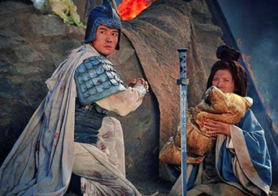 赵子龙忠肝义胆有勇有谋，为什么离开公孙瓒