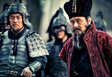 荀彧作为一个具有传统“忠君”思想的有才之士 为什么他会投靠曹操呢