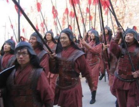 古代武将为什么见到拿锤的人都要躲着走呢 和这种人打不死也残废