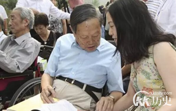 历史的耳光 杨振宁丑陋在哪里