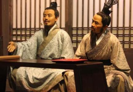 为什么管仲生活腐败搞贪污却没有事情 而萧何却出事了呢