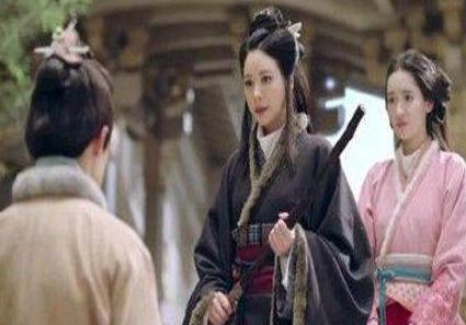 曹操光妻妾就有几十位之多 为什么他会对此人如此又敬又爱呢