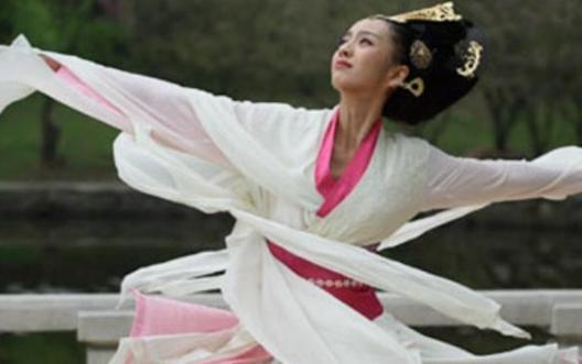 王政君凭运气母仪天下，她最后是怎么葬送西汉江山的