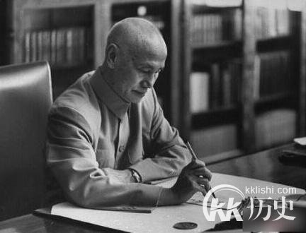 蒋介石怎么死的？曝蒋介石离奇死亡时灵异事件