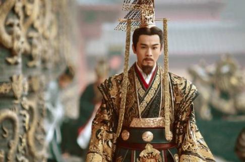 秦始皇叫嬴政，为什么他的儿子叫扶苏和胡亥呢