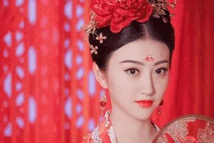 古代太监能够一手遮天 为什么很少出现宫女只手遮天呢