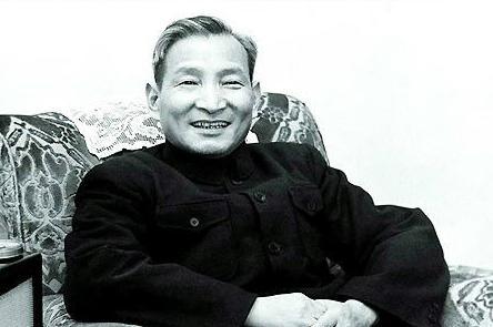 陈云做出的贡献分别在什么方面 社会上对于他的评价如何