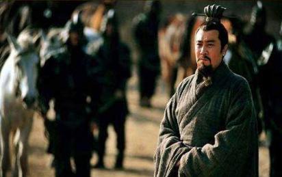 刘备睡觉有什么特殊癖好吗 为什么喜欢抱着玉美人呢