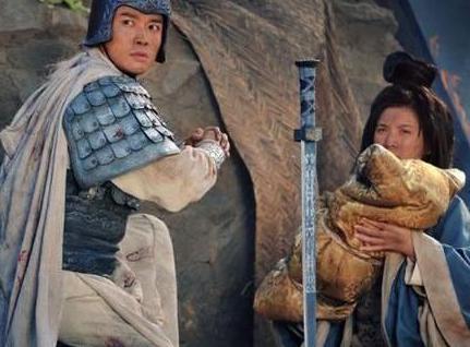 刘备睡觉有什么特殊癖好吗 为什么喜欢抱着玉美人呢