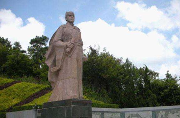 郑和原是皇帝身边的太监，他是怎么完成七下西洋超前轶后之奇举的