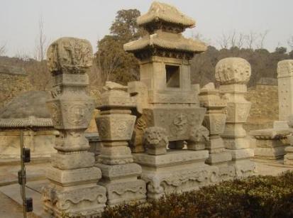 李莲英为什么死后只剩下了一个头