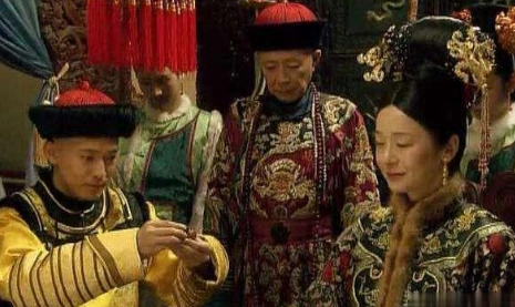 光绪皇帝为什么会先罢免帝师翁同龢而不是康有为