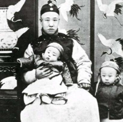 满清灭亡后为什么皇室和遗老没有被赶尽杀绝呢 一切都归功于一个叫载静云的人