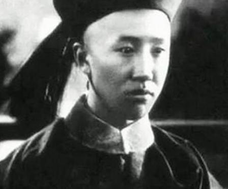 满清灭亡后为什么皇室和遗老没有被赶尽杀绝呢 一切都归功于一个叫载静云的人