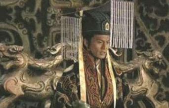 皇帝要亲征大臣提反对意见，战败后为什么将这大臣灭了三族