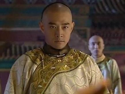 清朝在历史上的时间不算短 为什么没有一个昏君呢