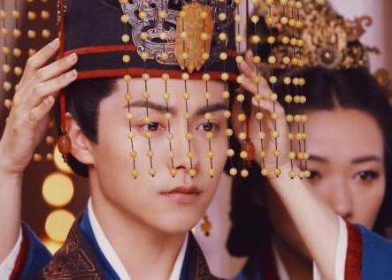 刘备可是打着匡扶汉室的旗号 为什么汉献帝不前去投靠他呢