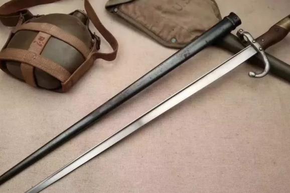 在战场上拼刺刀的时候为什么不能磨得太锋利