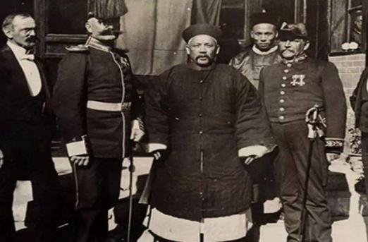 戊戌变法时慈禧要杀袁世凯，荣禄为什么要站出来保他