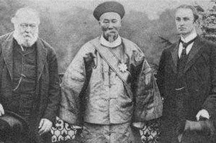 李鸿章作为晚清中兴四大名臣之一 为什么对他的评价如此之低呢