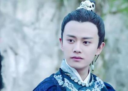 他被爱妾推上皇位，死前为什么把爱妾缢杀